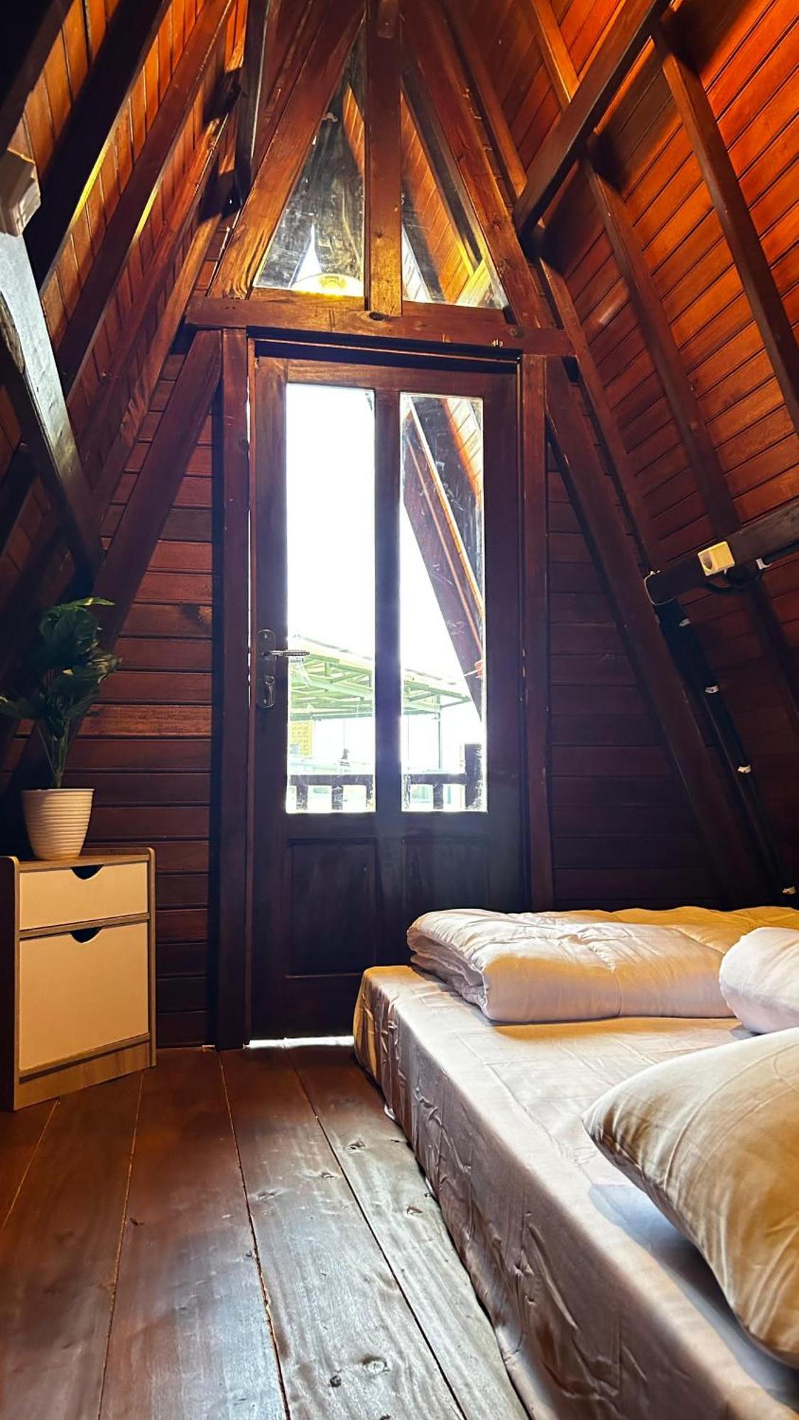 Villa Duaempat Bandung